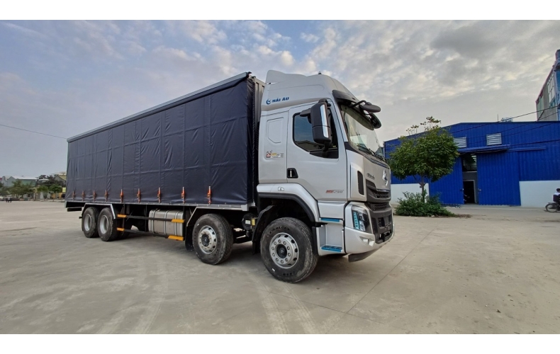 Xe Tải 4 Chân Chở Két Chai